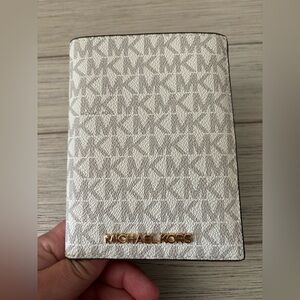 NWOT Michael Kors White With Grey Logos Passport Holder/Wallet
